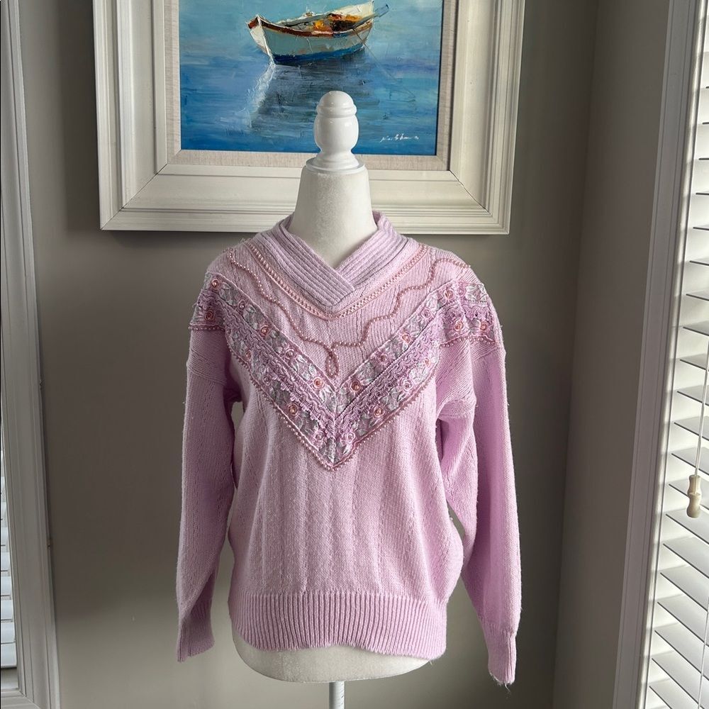 Vintage Jaclyn Smith Purple Lace Floral Pearl Cottagecore Sweater - Picture 2 of 12